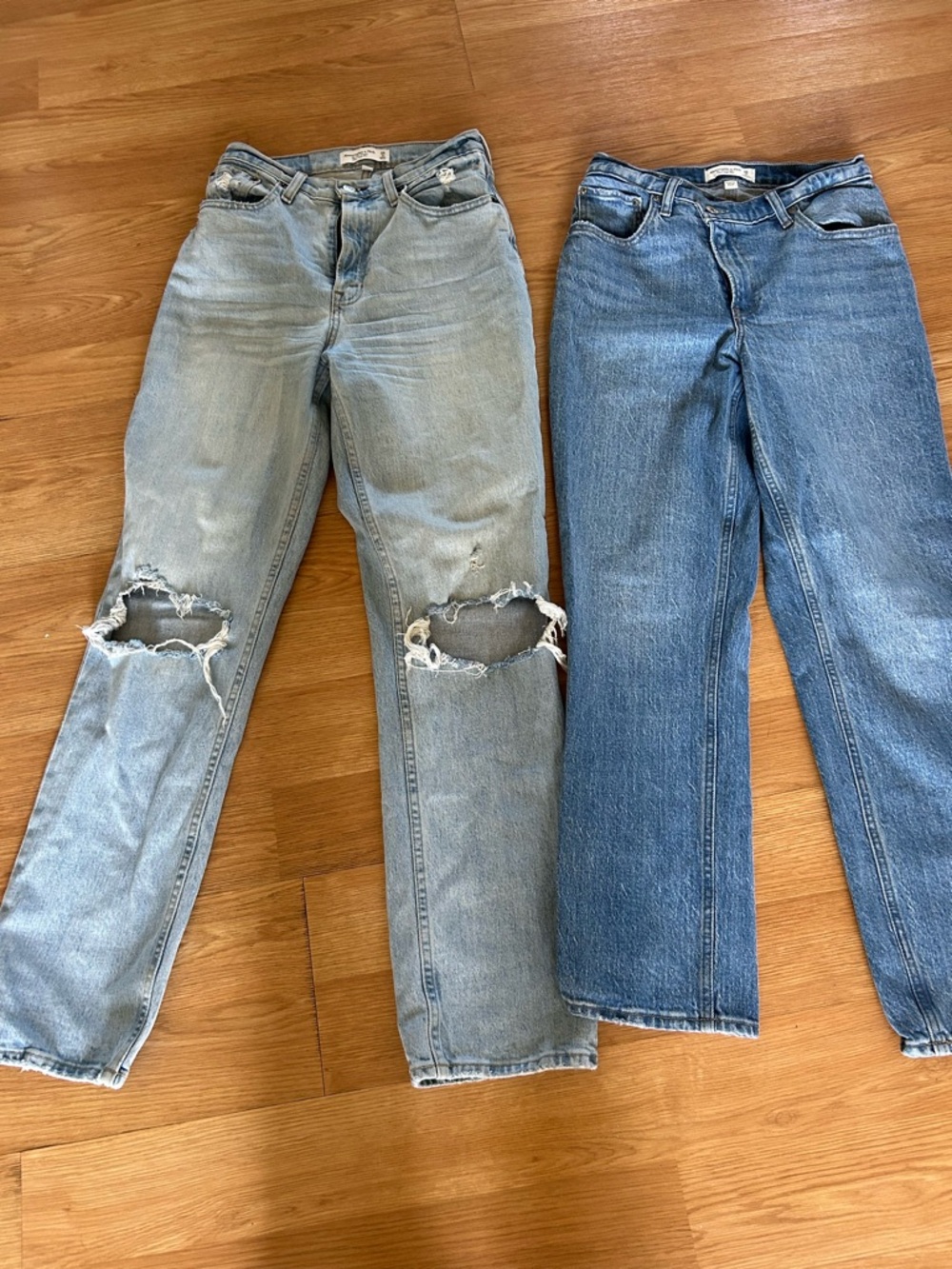 Abercrombie & Fitch Women's Light and Mid Blue Straight Leg Jeans